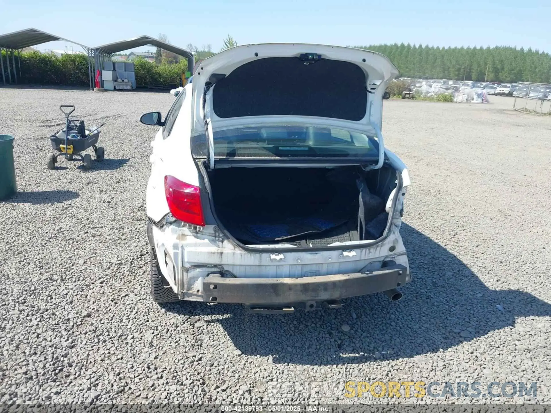 17 Photograph of a damaged car 2T1BURHE7KC192303 TOYOTA COROLLA 2019