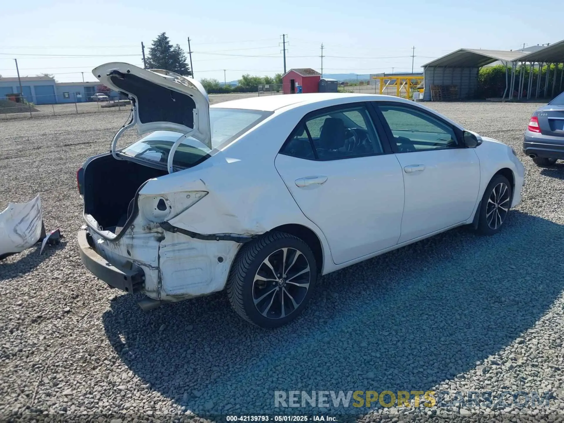 4 Photograph of a damaged car 2T1BURHE7KC192303 TOYOTA COROLLA 2019