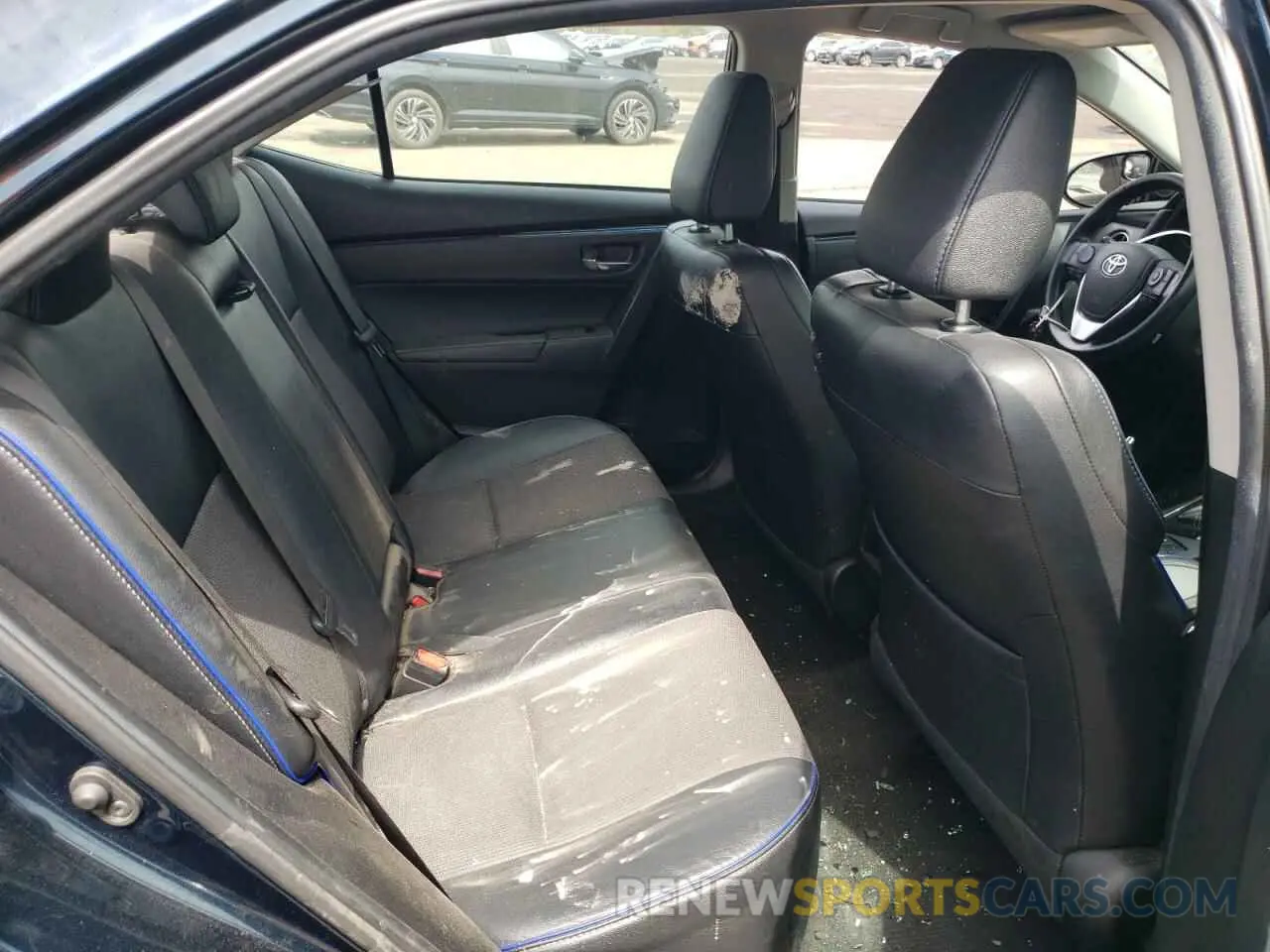 10 Photograph of a damaged car 2T1BURHE7KC192852 TOYOTA COROLLA 2019