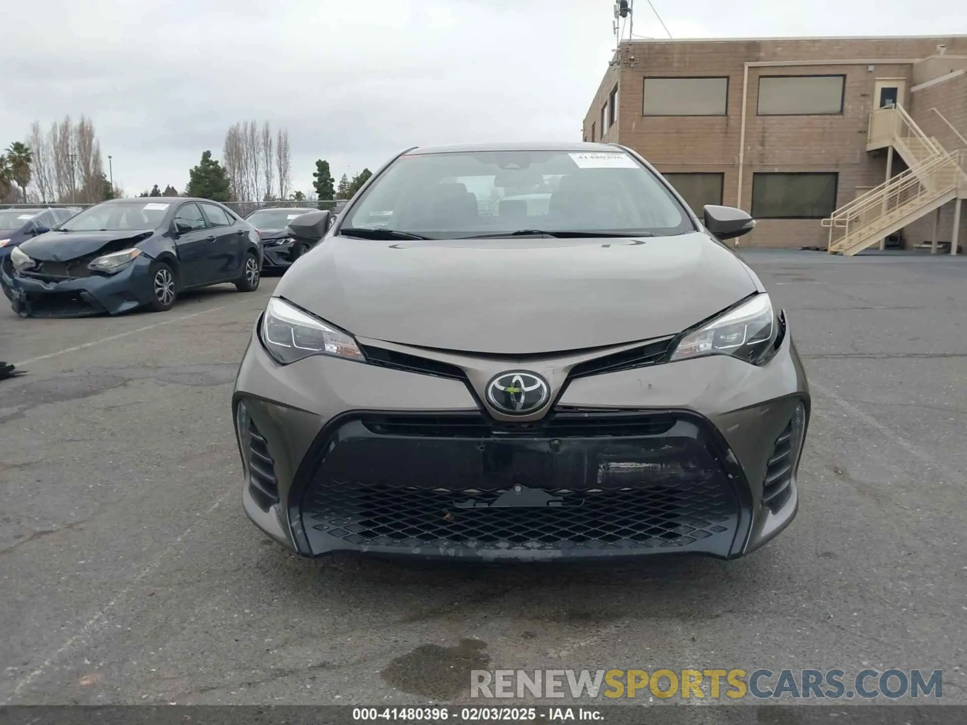 12 Photograph of a damaged car 2T1BURHE7KC196769 TOYOTA COROLLA 2019