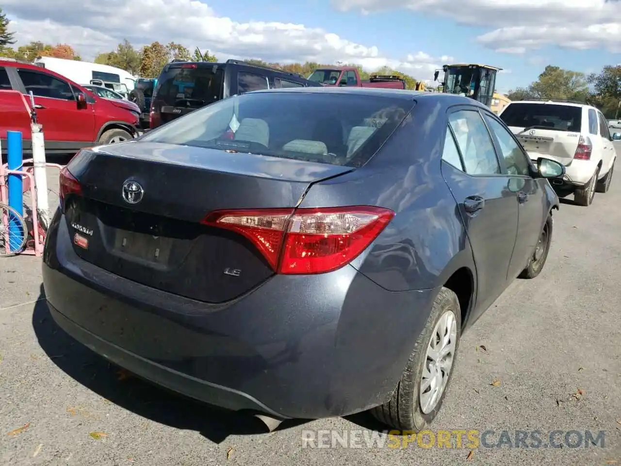 4 Photograph of a damaged car 2T1BURHE7KC197372 TOYOTA COROLLA 2019