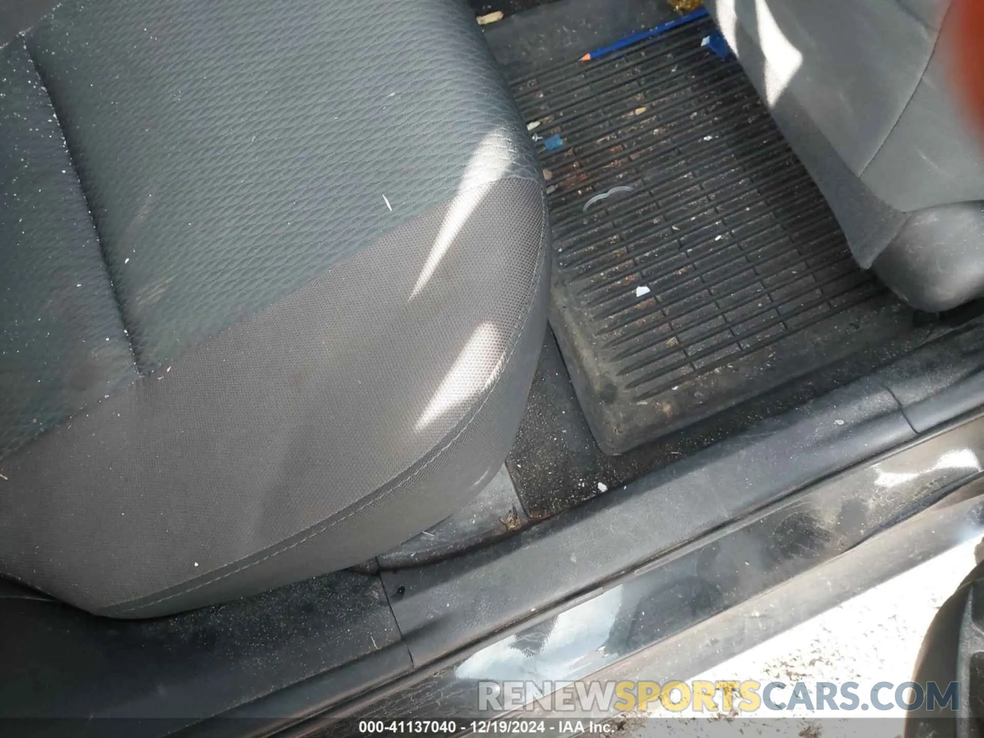 8 Photograph of a damaged car 2T1BURHE7KC201338 TOYOTA COROLLA 2019