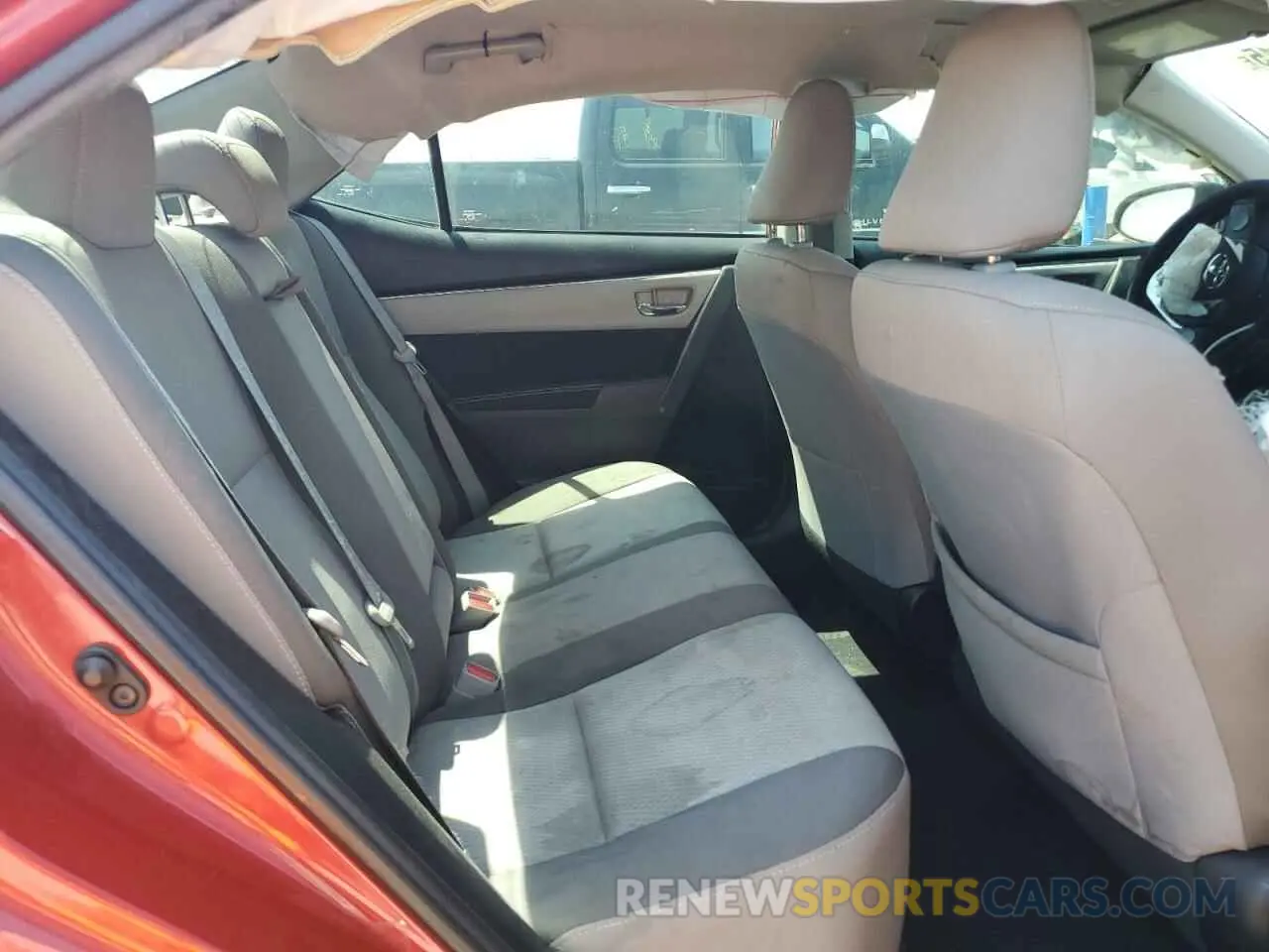 10 Photograph of a damaged car 2T1BURHE7KC203381 TOYOTA COROLLA 2019