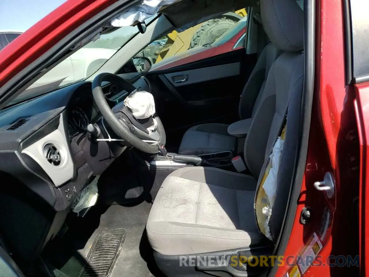 7 Photograph of a damaged car 2T1BURHE7KC203381 TOYOTA COROLLA 2019