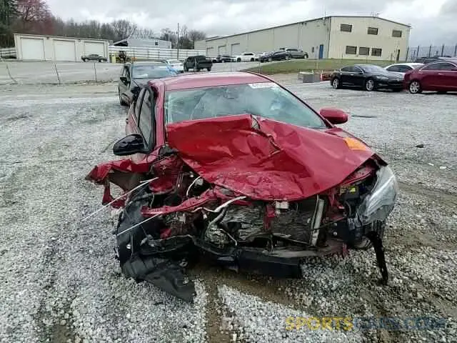 11 Photograph of a damaged car 2T1BURHE7KC205566 TOYOTA COROLLA 2019
