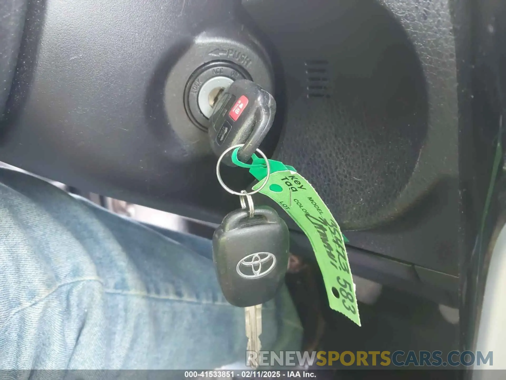11 Photograph of a damaged car 2T1BURHE7KC209603 TOYOTA COROLLA 2019