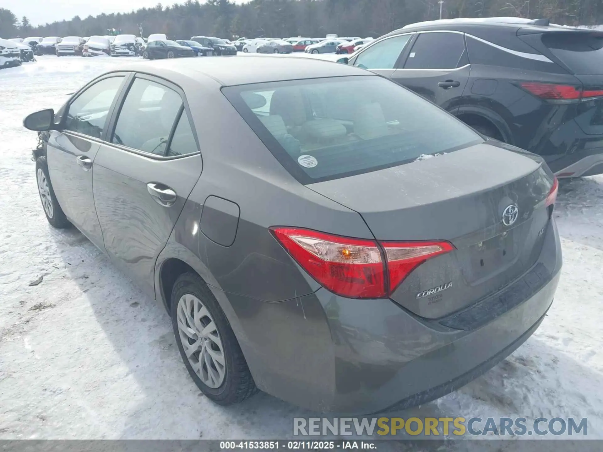 3 Photograph of a damaged car 2T1BURHE7KC209603 TOYOTA COROLLA 2019