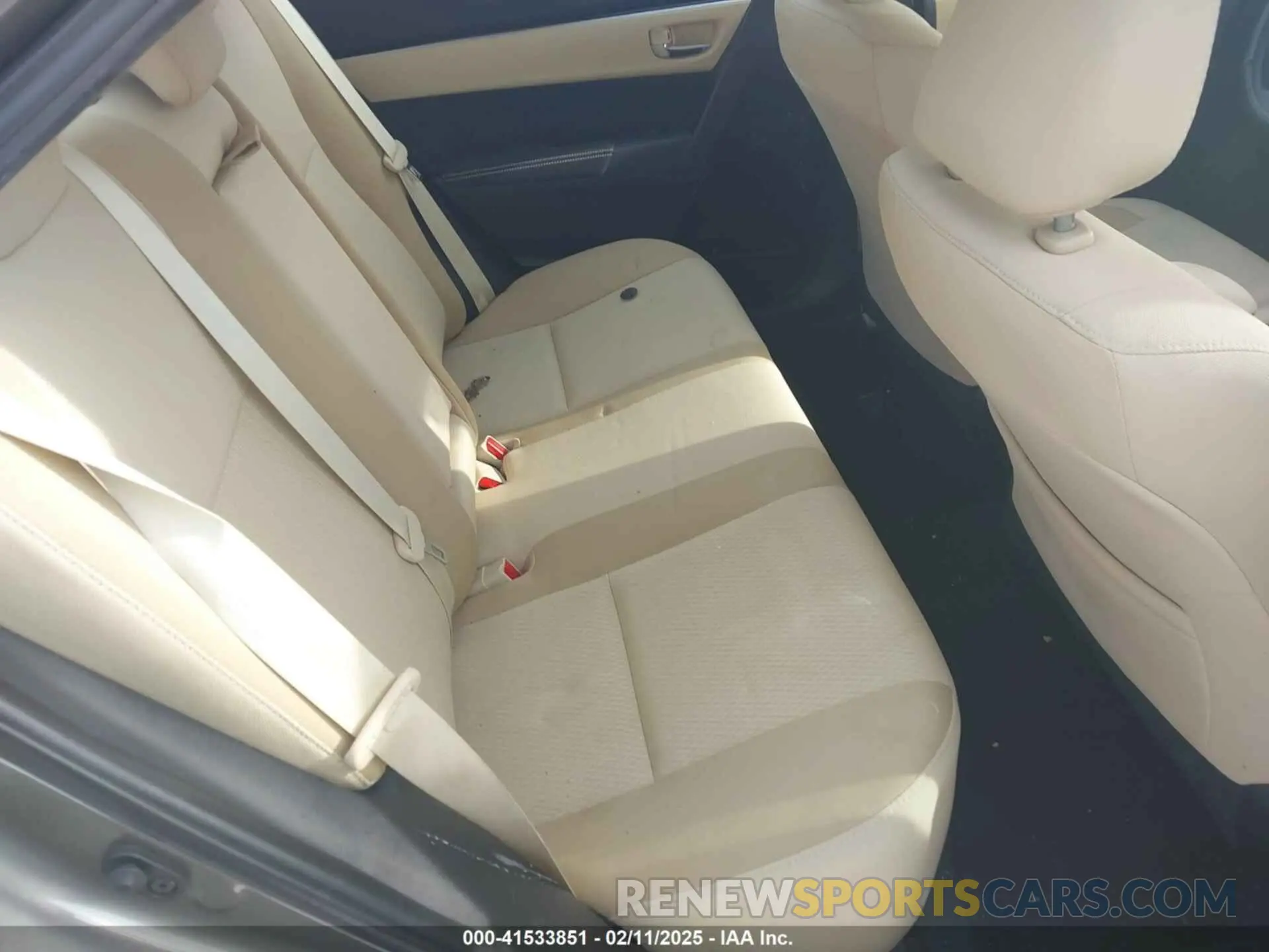 8 Photograph of a damaged car 2T1BURHE7KC209603 TOYOTA COROLLA 2019