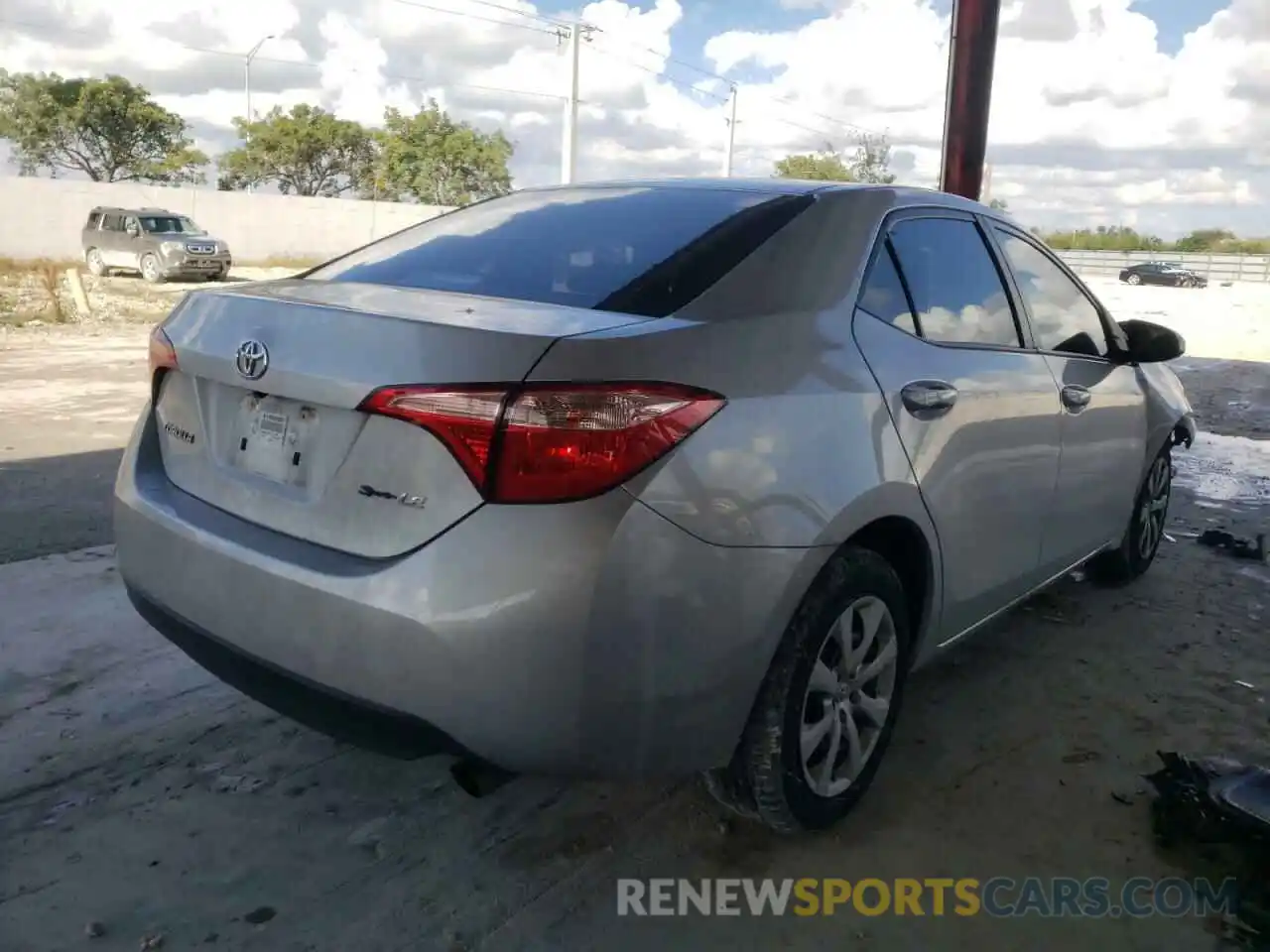 4 Photograph of a damaged car 2T1BURHE7KC211500 TOYOTA COROLLA 2019