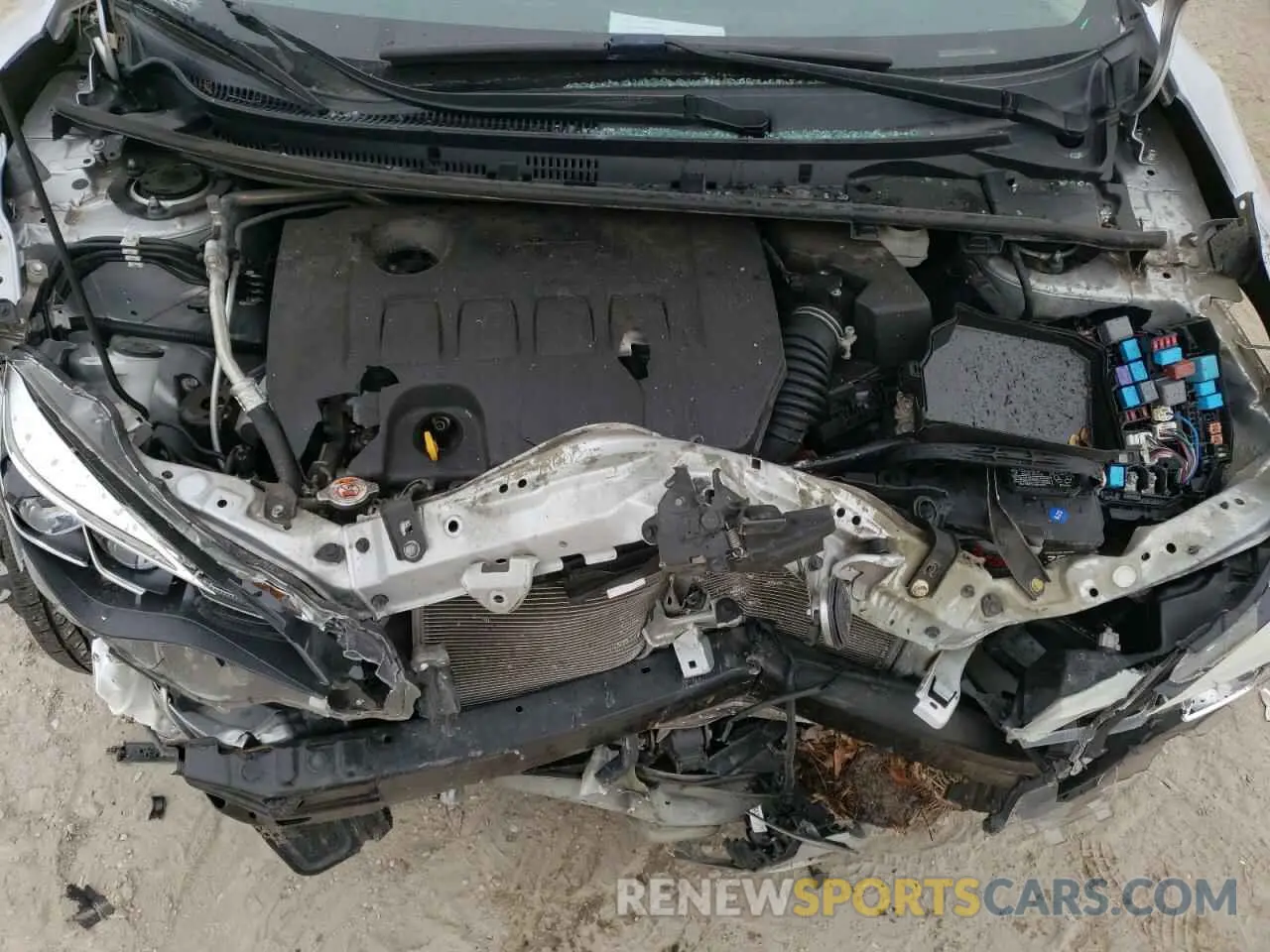 11 Photograph of a damaged car 2T1BURHE7KC211819 TOYOTA COROLLA 2019