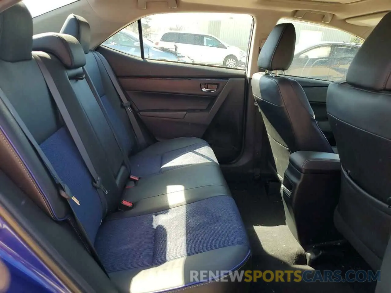10 Photograph of a damaged car 2T1BURHE7KC212484 TOYOTA COROLLA 2019