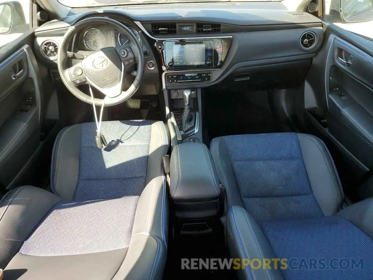 8 Photograph of a damaged car 2T1BURHE7KC212484 TOYOTA COROLLA 2019