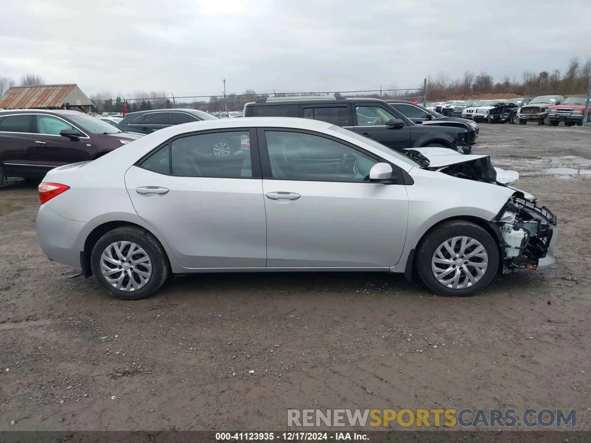 13 Photograph of a damaged car 2T1BURHE7KC212629 TOYOTA COROLLA 2019