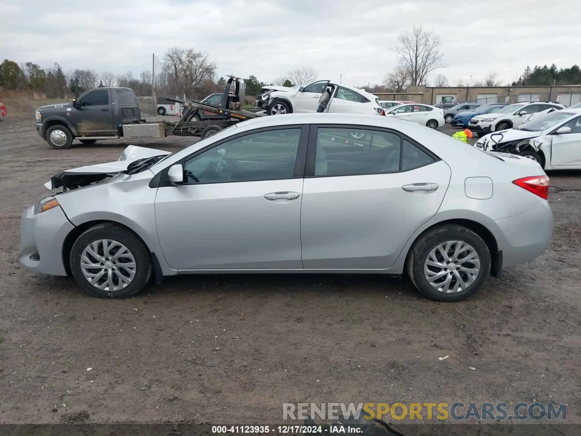 14 Photograph of a damaged car 2T1BURHE7KC212629 TOYOTA COROLLA 2019
