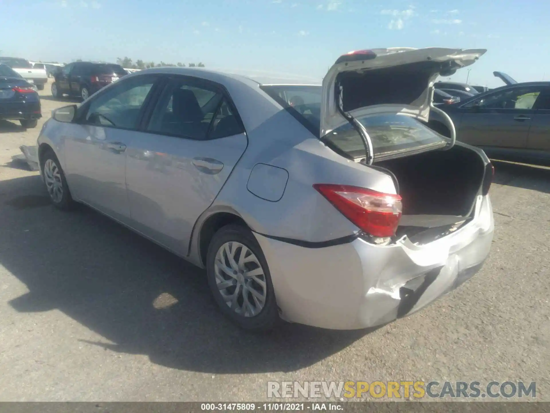 3 Photograph of a damaged car 2T1BURHE7KC215305 TOYOTA COROLLA 2019