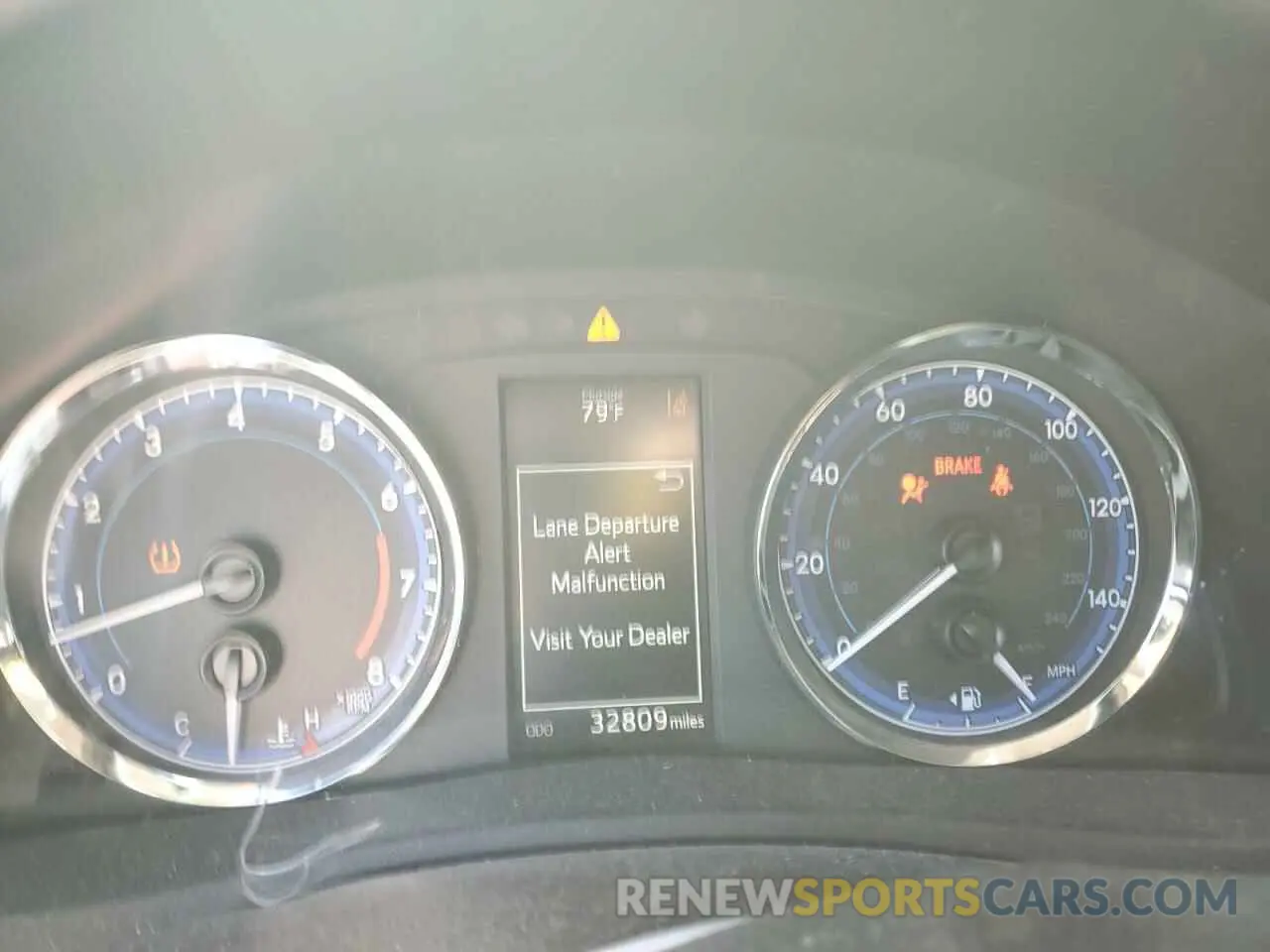 9 Photograph of a damaged car 2T1BURHE7KC215479 TOYOTA COROLLA 2019