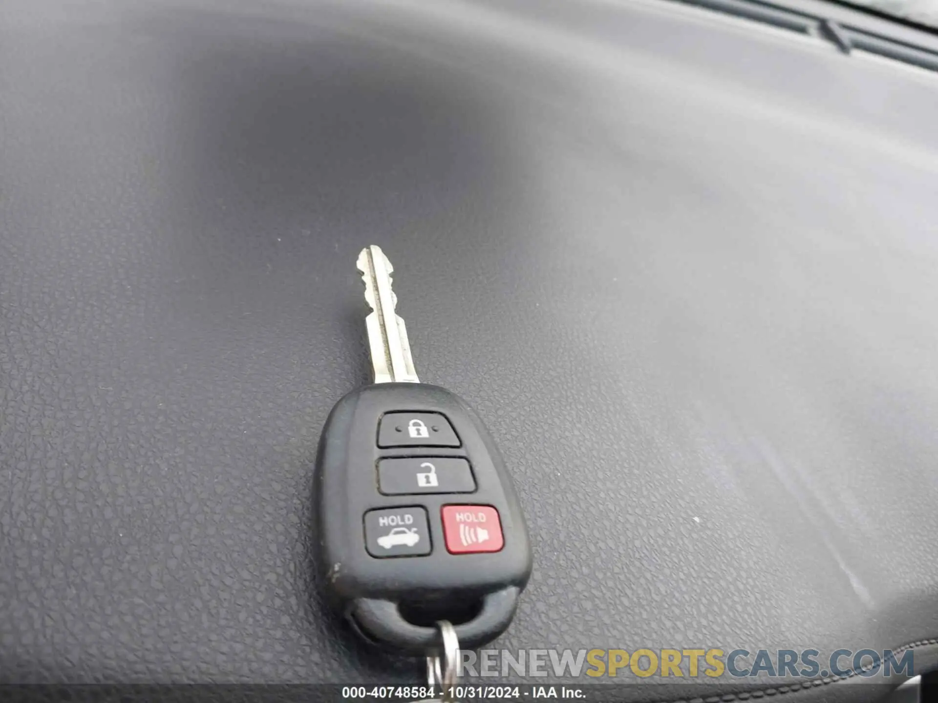 11 Photograph of a damaged car 2T1BURHE7KC216194 TOYOTA COROLLA 2019