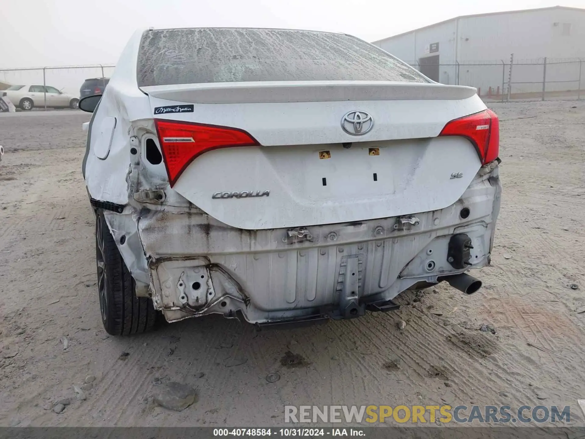 18 Photograph of a damaged car 2T1BURHE7KC216194 TOYOTA COROLLA 2019