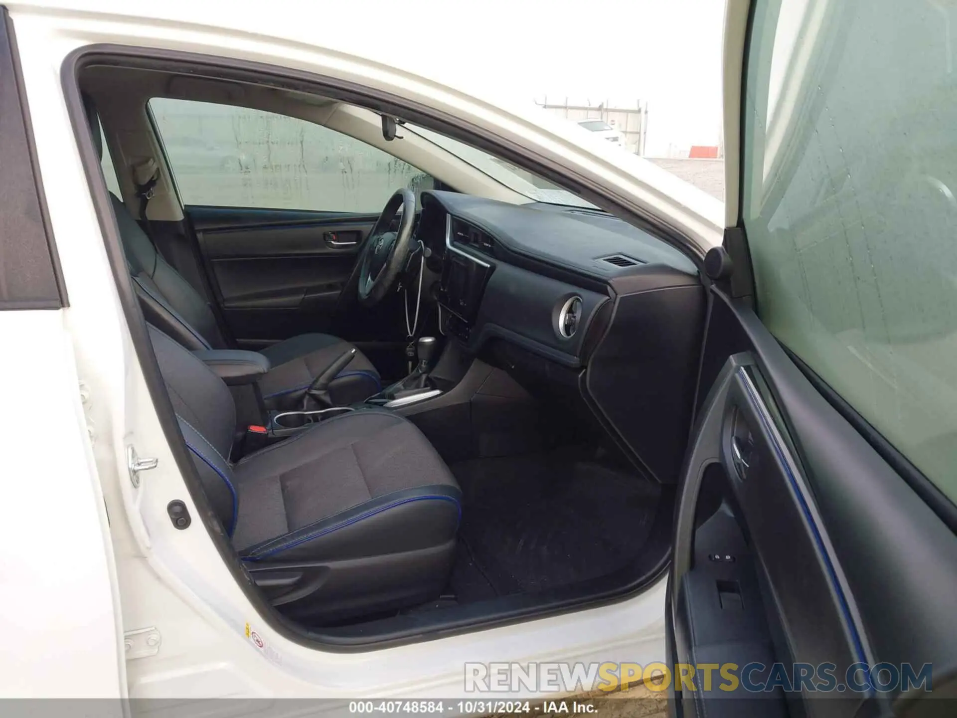 5 Photograph of a damaged car 2T1BURHE7KC216194 TOYOTA COROLLA 2019