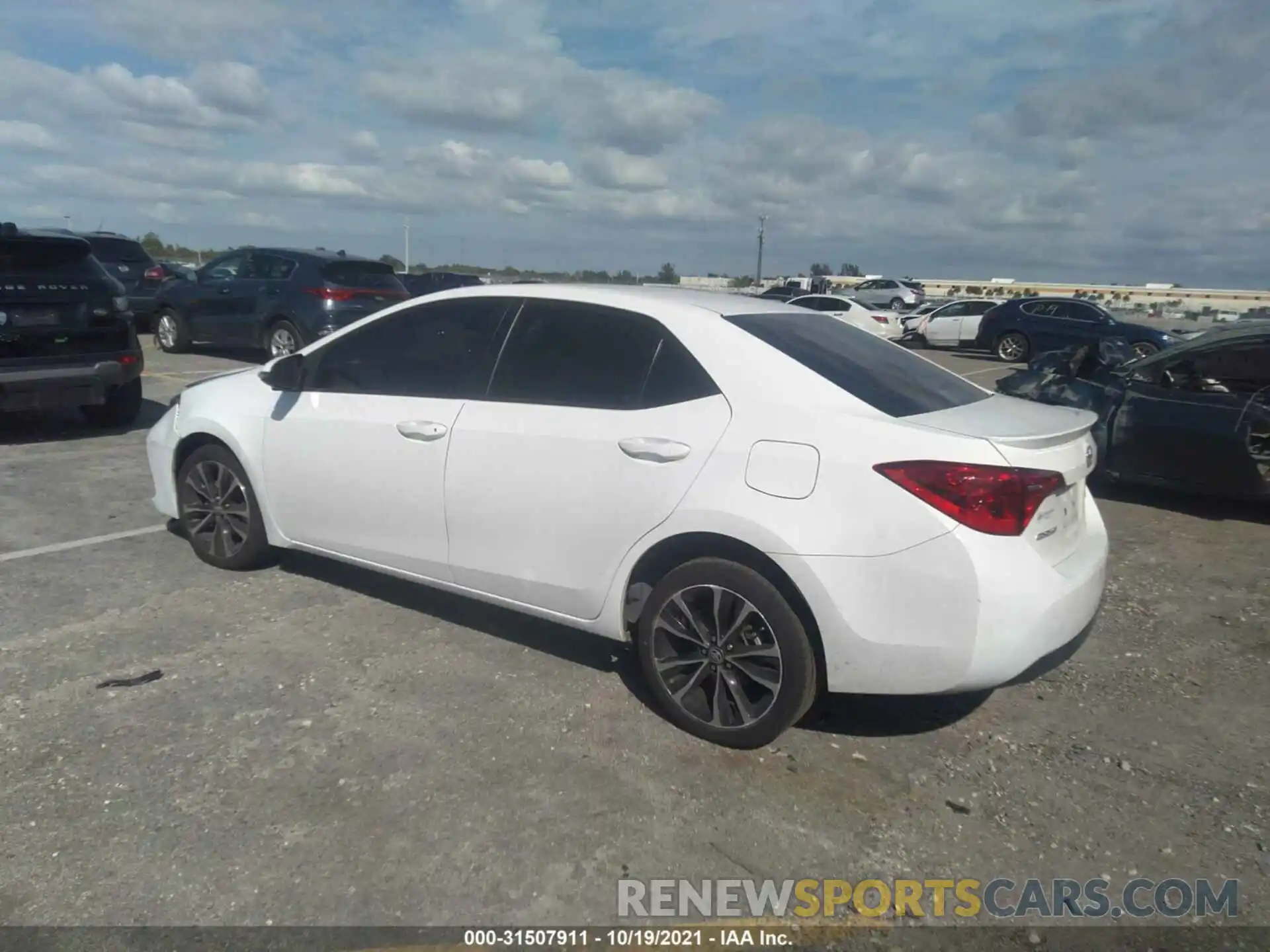 3 Photograph of a damaged car 2T1BURHE7KC221203 TOYOTA COROLLA 2019