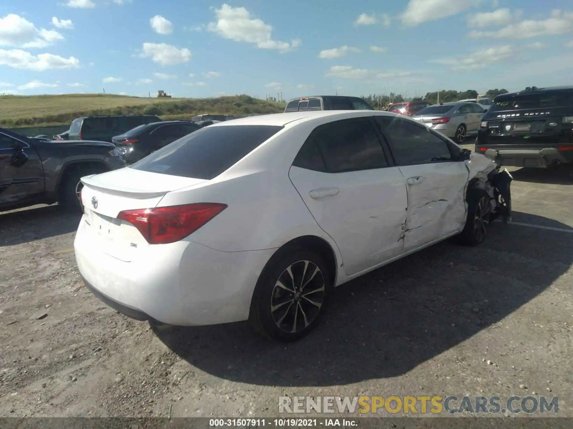 4 Photograph of a damaged car 2T1BURHE7KC221203 TOYOTA COROLLA 2019