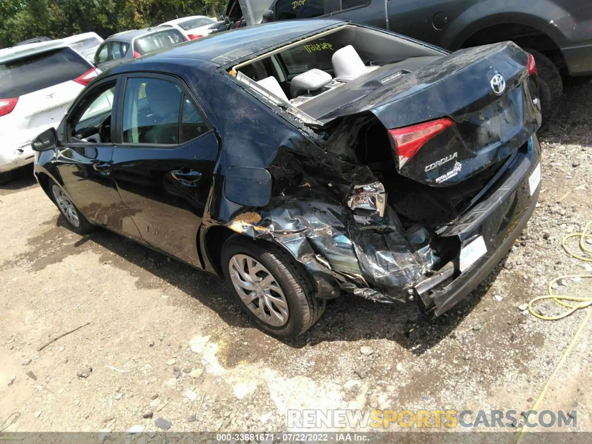 3 Photograph of a damaged car 2T1BURHE7KC222450 TOYOTA COROLLA 2019