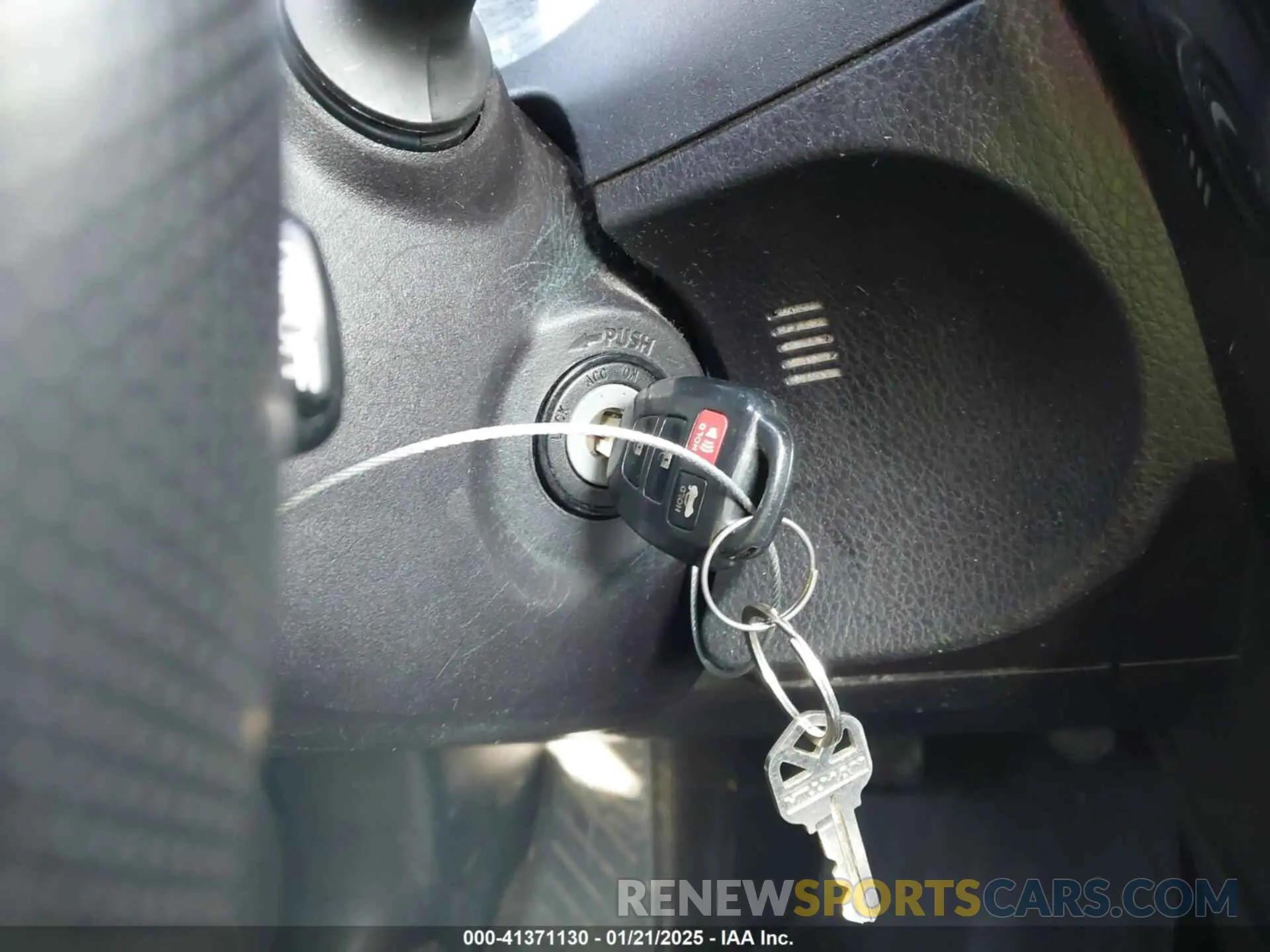 11 Photograph of a damaged car 2T1BURHE7KC223002 TOYOTA COROLLA 2019