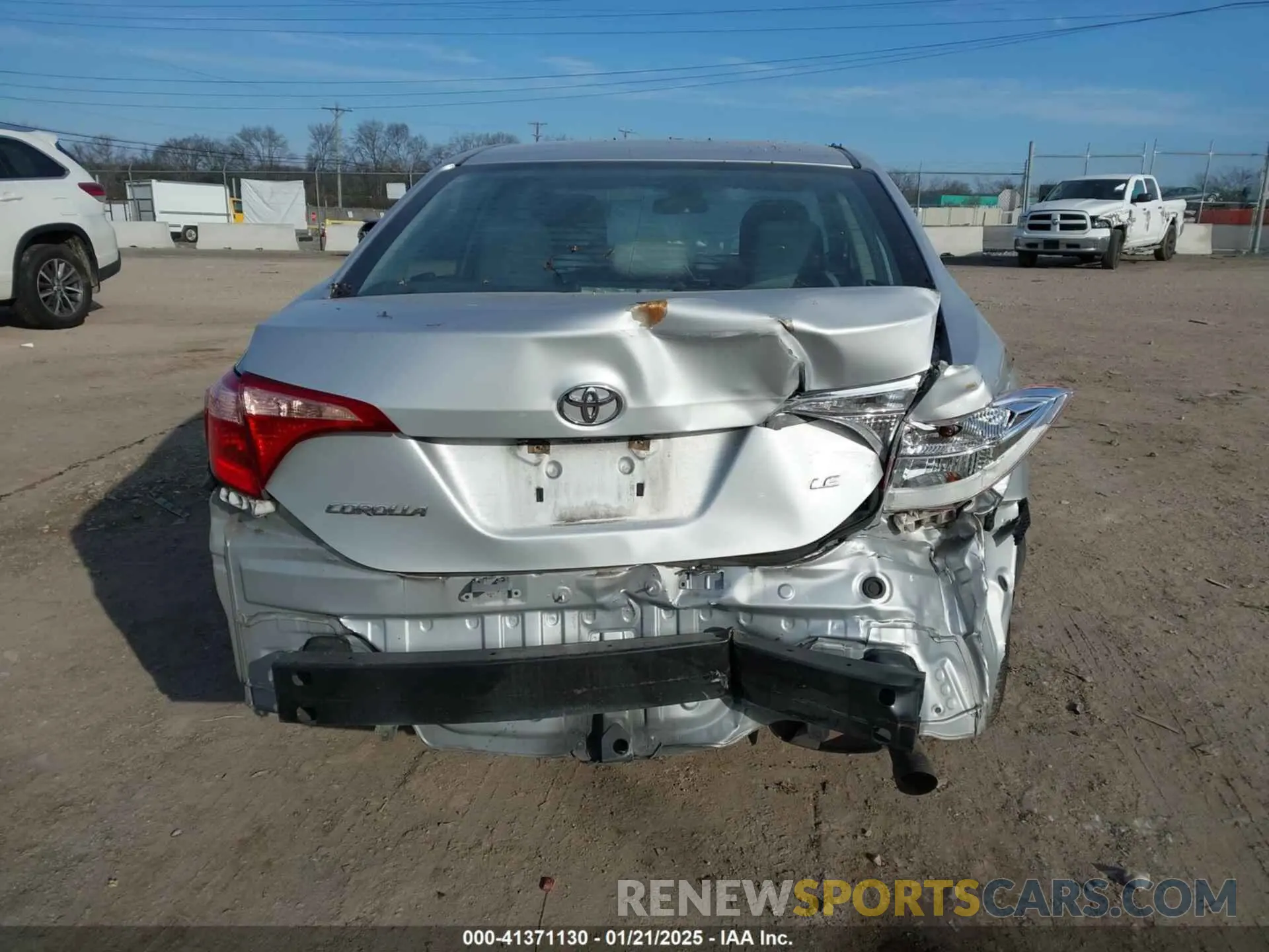 17 Photograph of a damaged car 2T1BURHE7KC223002 TOYOTA COROLLA 2019