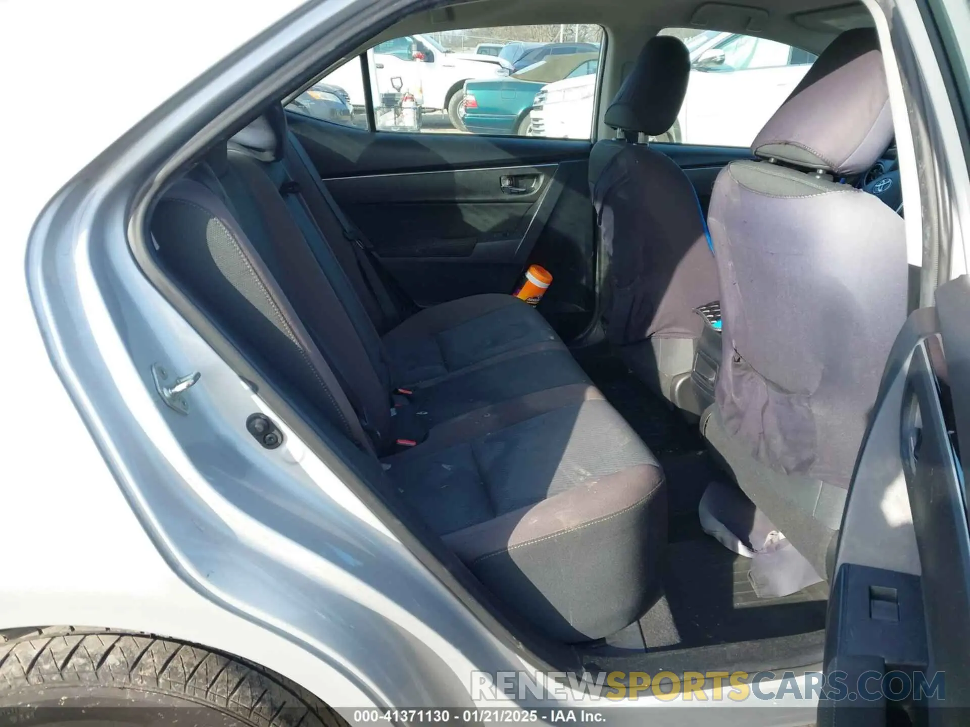 8 Photograph of a damaged car 2T1BURHE7KC223002 TOYOTA COROLLA 2019