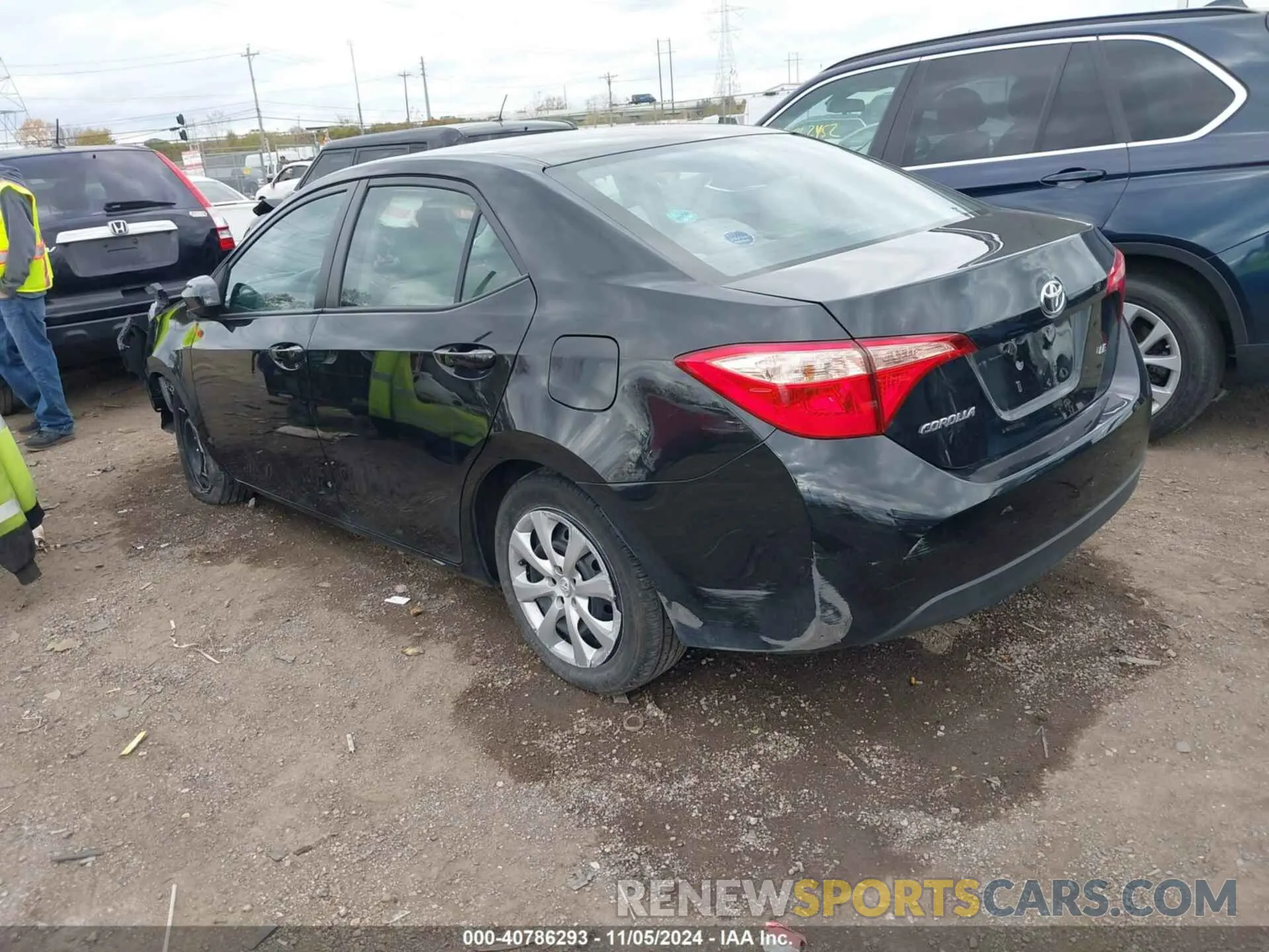 3 Photograph of a damaged car 2T1BURHE7KC231567 TOYOTA COROLLA 2019