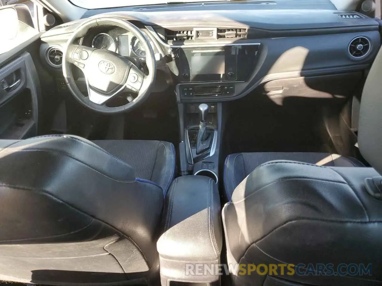 8 Photograph of a damaged car 2T1BURHE7KC232251 TOYOTA COROLLA 2019