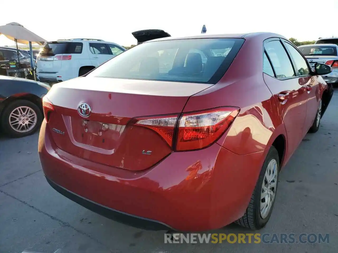 4 Photograph of a damaged car 2T1BURHE7KC235098 TOYOTA COROLLA 2019