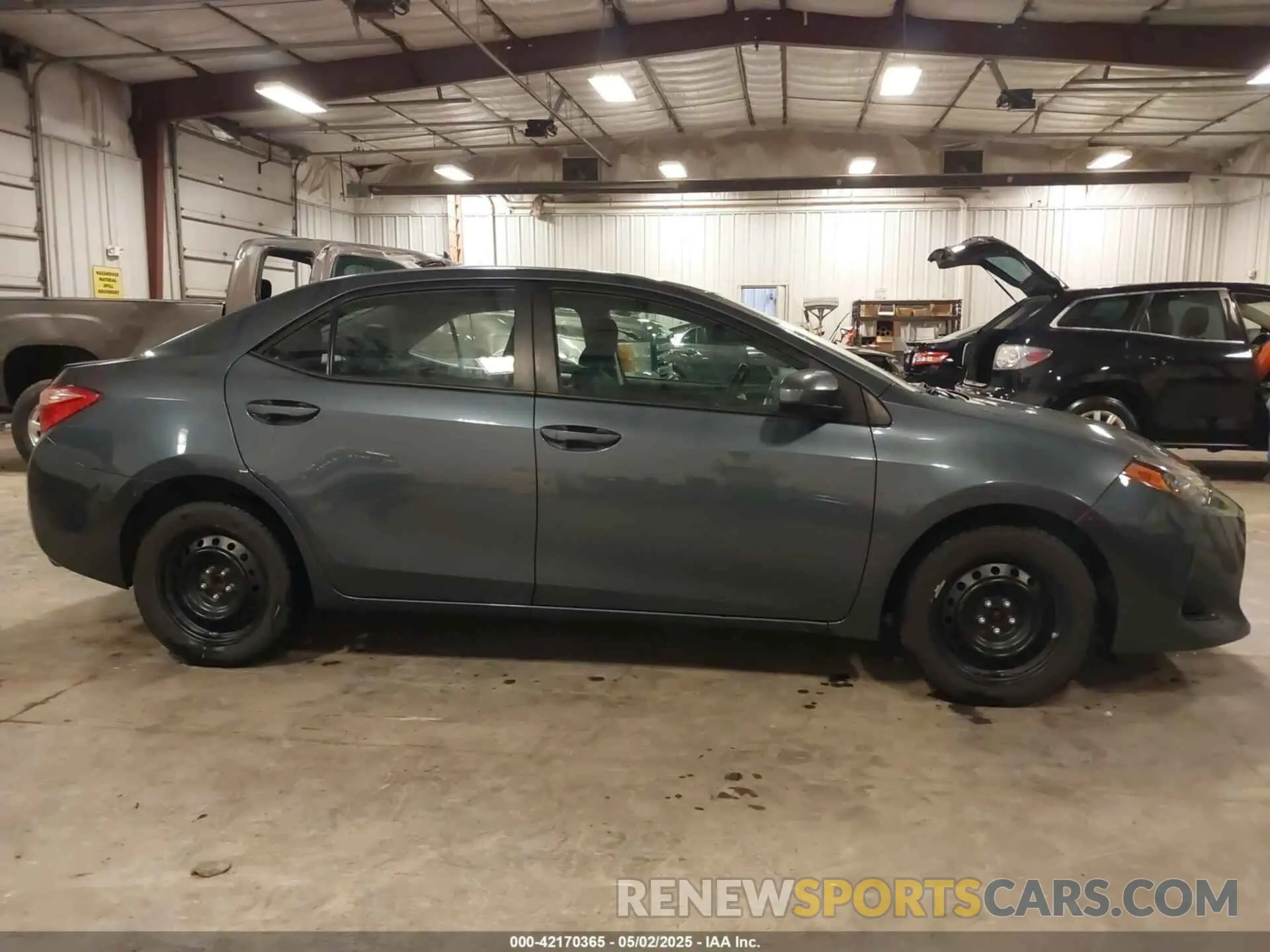 13 Photograph of a damaged car 2T1BURHE7KC238163 TOYOTA COROLLA 2019