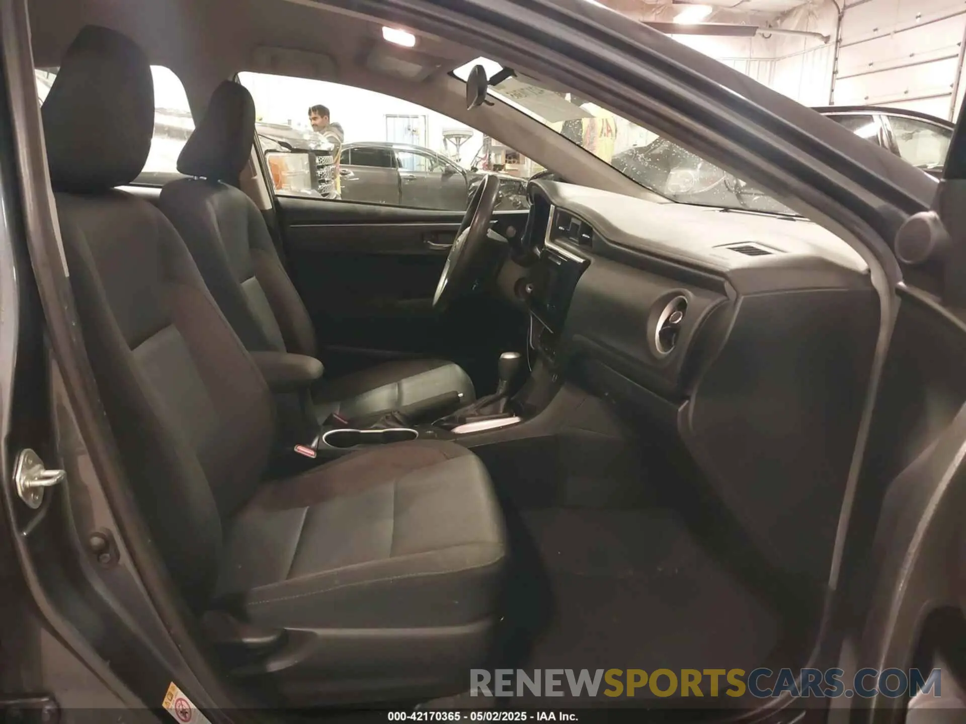5 Photograph of a damaged car 2T1BURHE7KC238163 TOYOTA COROLLA 2019