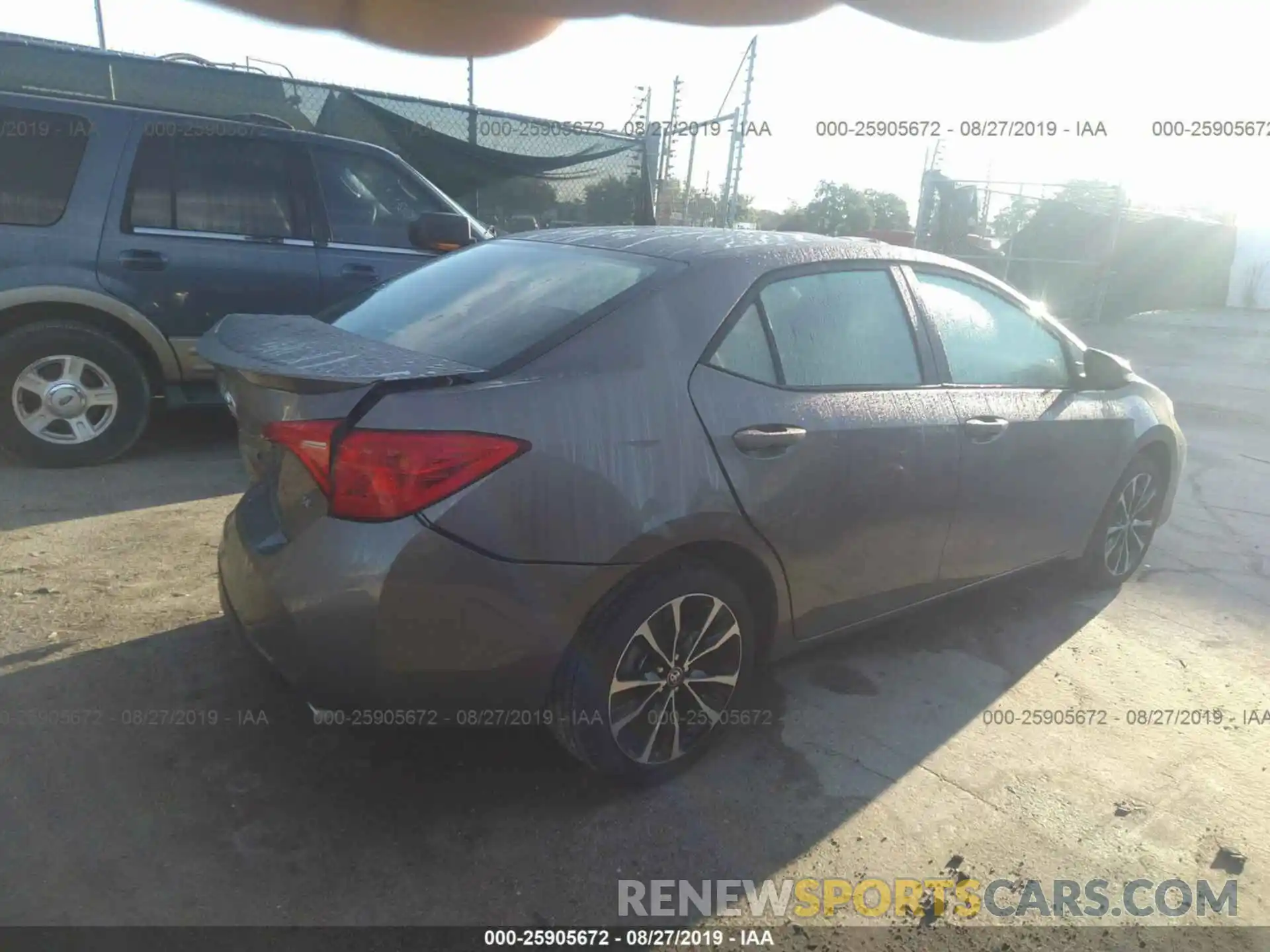 4 Photograph of a damaged car 2T1BURHE7KC238261 TOYOTA COROLLA 2019