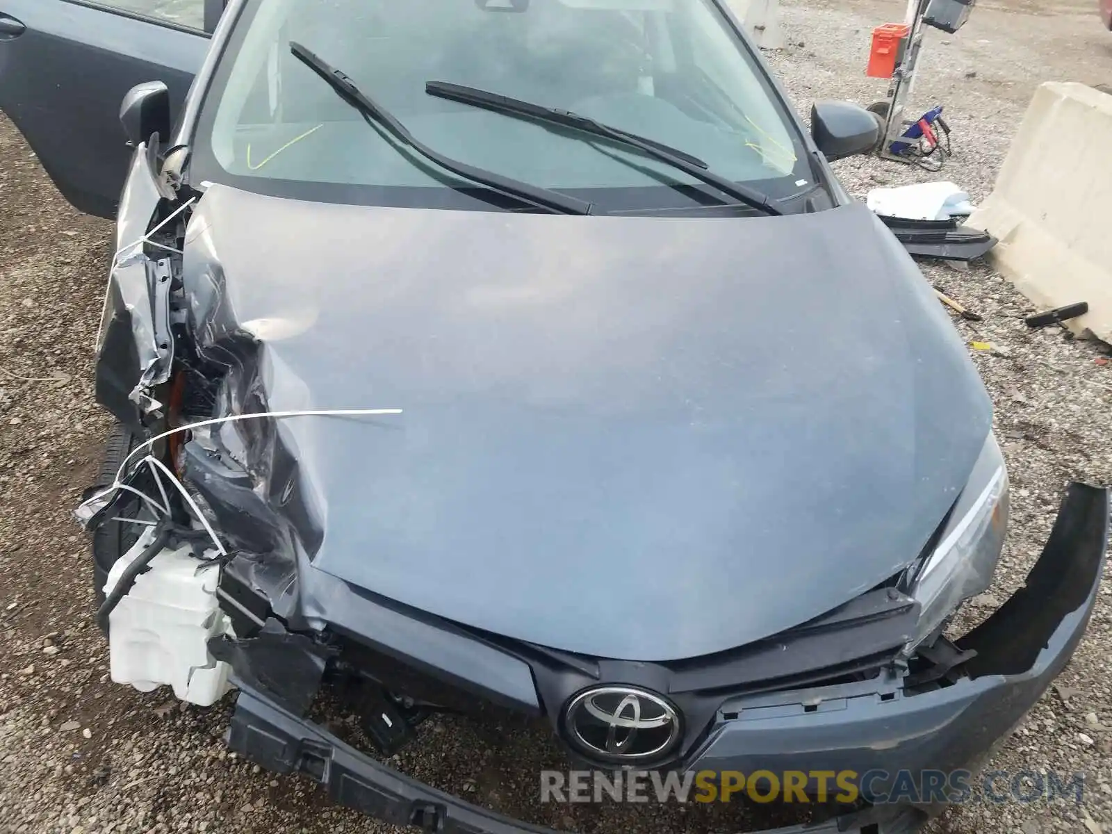 7 Photograph of a damaged car 2T1BURHE7KC241242 TOYOTA COROLLA 2019