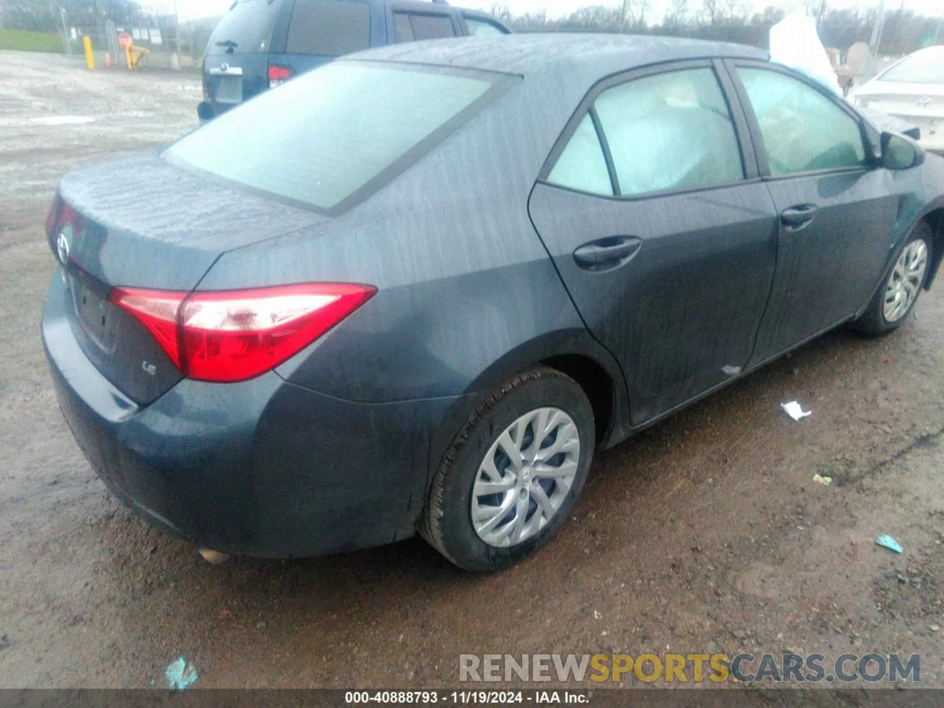 4 Photograph of a damaged car 2T1BURHE7KC241807 TOYOTA COROLLA 2019