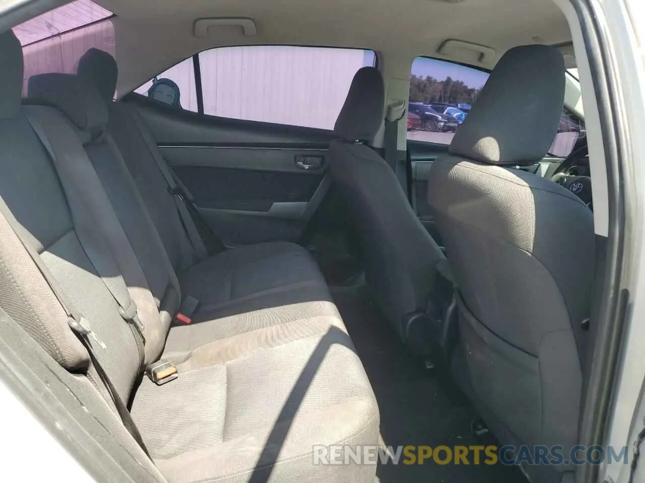 10 Photograph of a damaged car 2T1BURHE7KC242701 TOYOTA COROLLA 2019