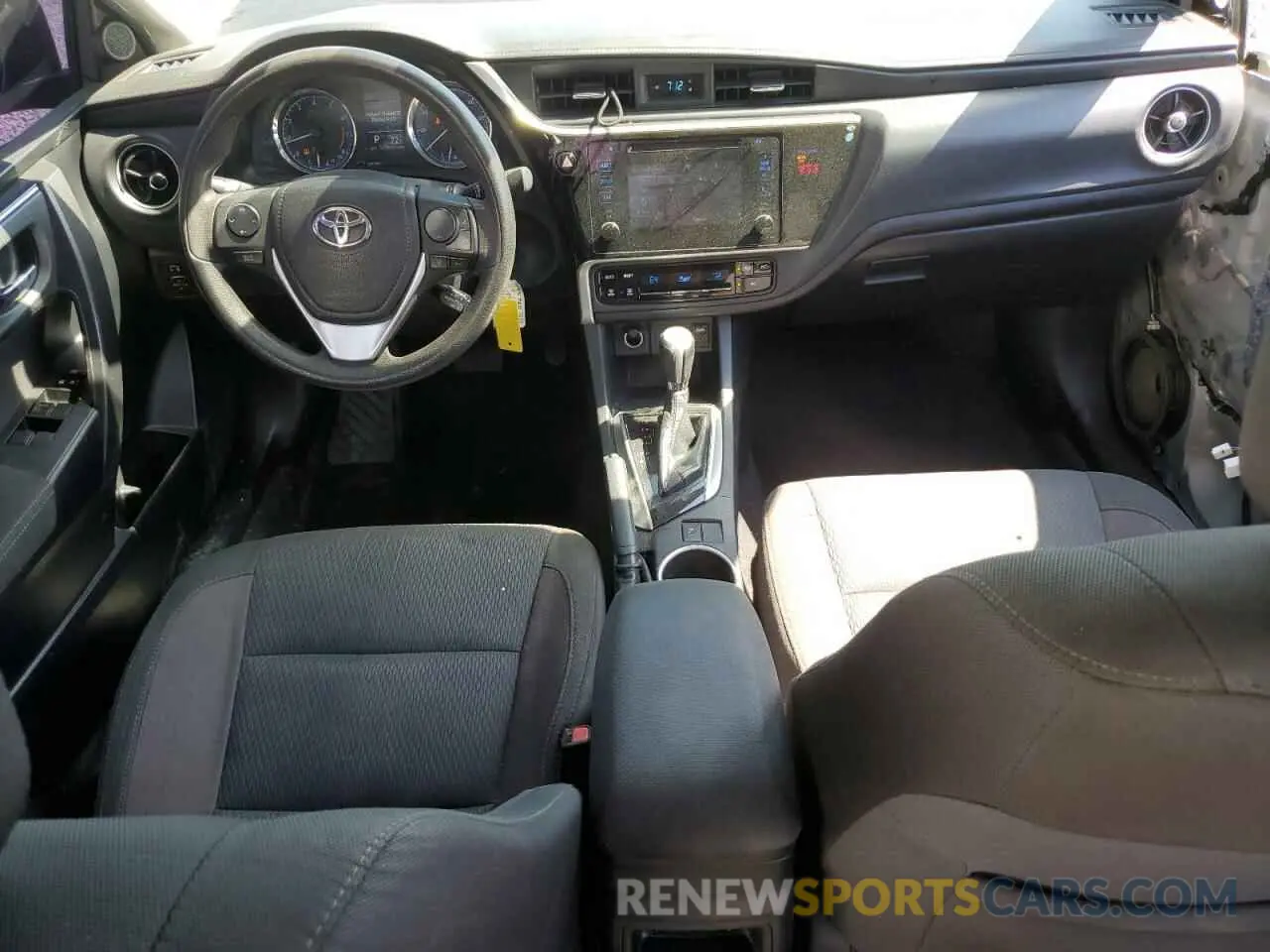 8 Photograph of a damaged car 2T1BURHE7KC242701 TOYOTA COROLLA 2019