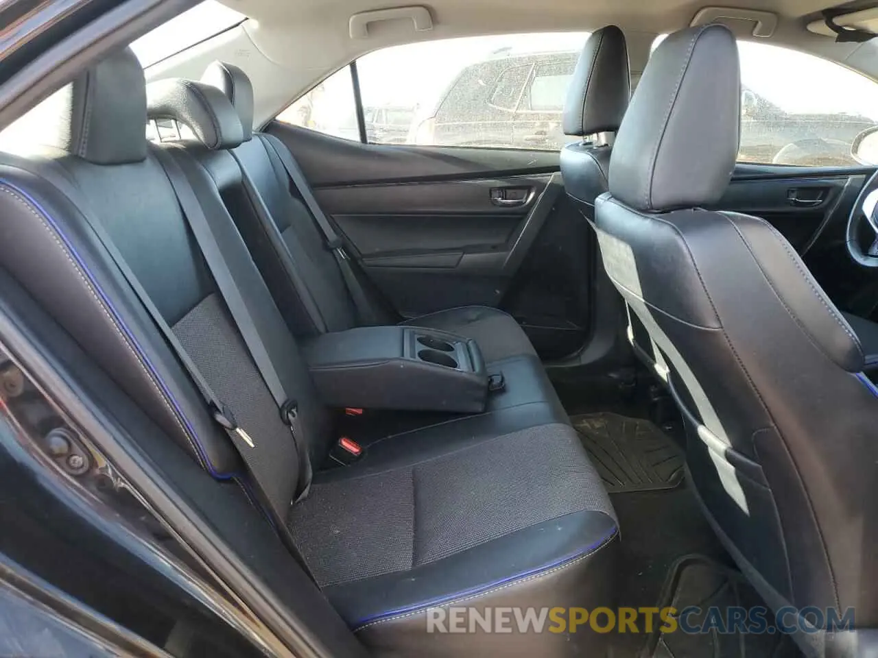 10 Photograph of a damaged car 2T1BURHE7KC244335 TOYOTA COROLLA 2019