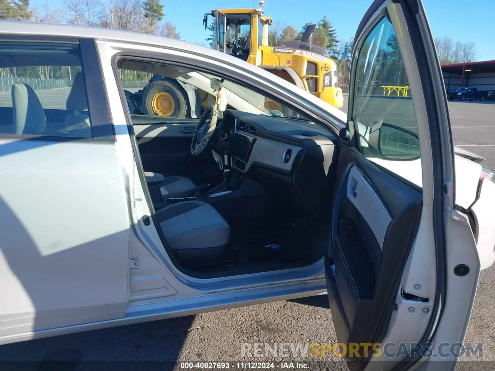 5 Photograph of a damaged car 2T1BURHE7KC244707 TOYOTA COROLLA 2019