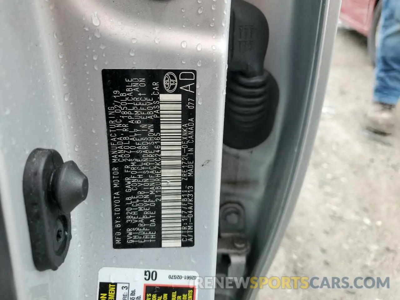 12 Photograph of a damaged car 2T1BURHE7KC246165 TOYOTA COROLLA 2019