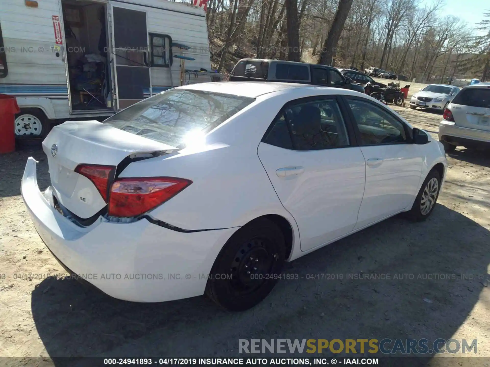 4 Photograph of a damaged car 2T1BURHE8KC128982 TOYOTA COROLLA 2019