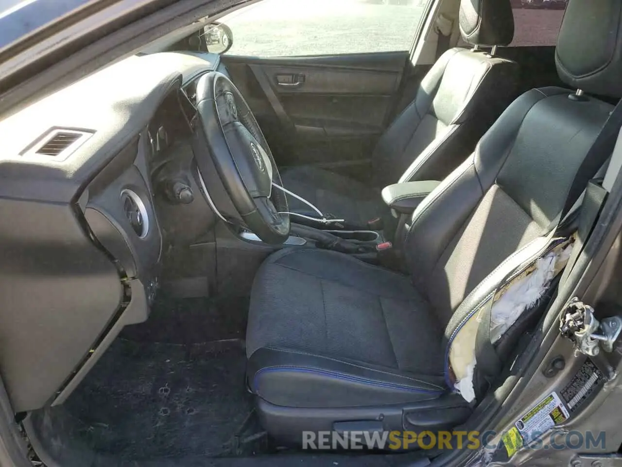 7 Photograph of a damaged car 2T1BURHE8KC129694 TOYOTA COROLLA 2019