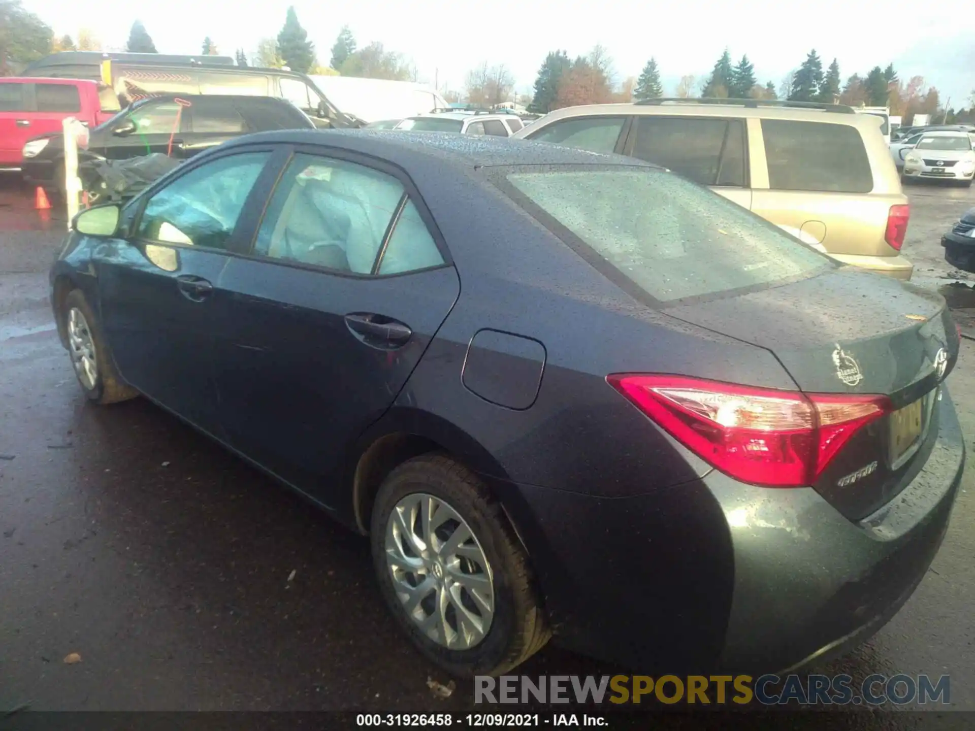 3 Photograph of a damaged car 2T1BURHE8KC134748 TOYOTA COROLLA 2019