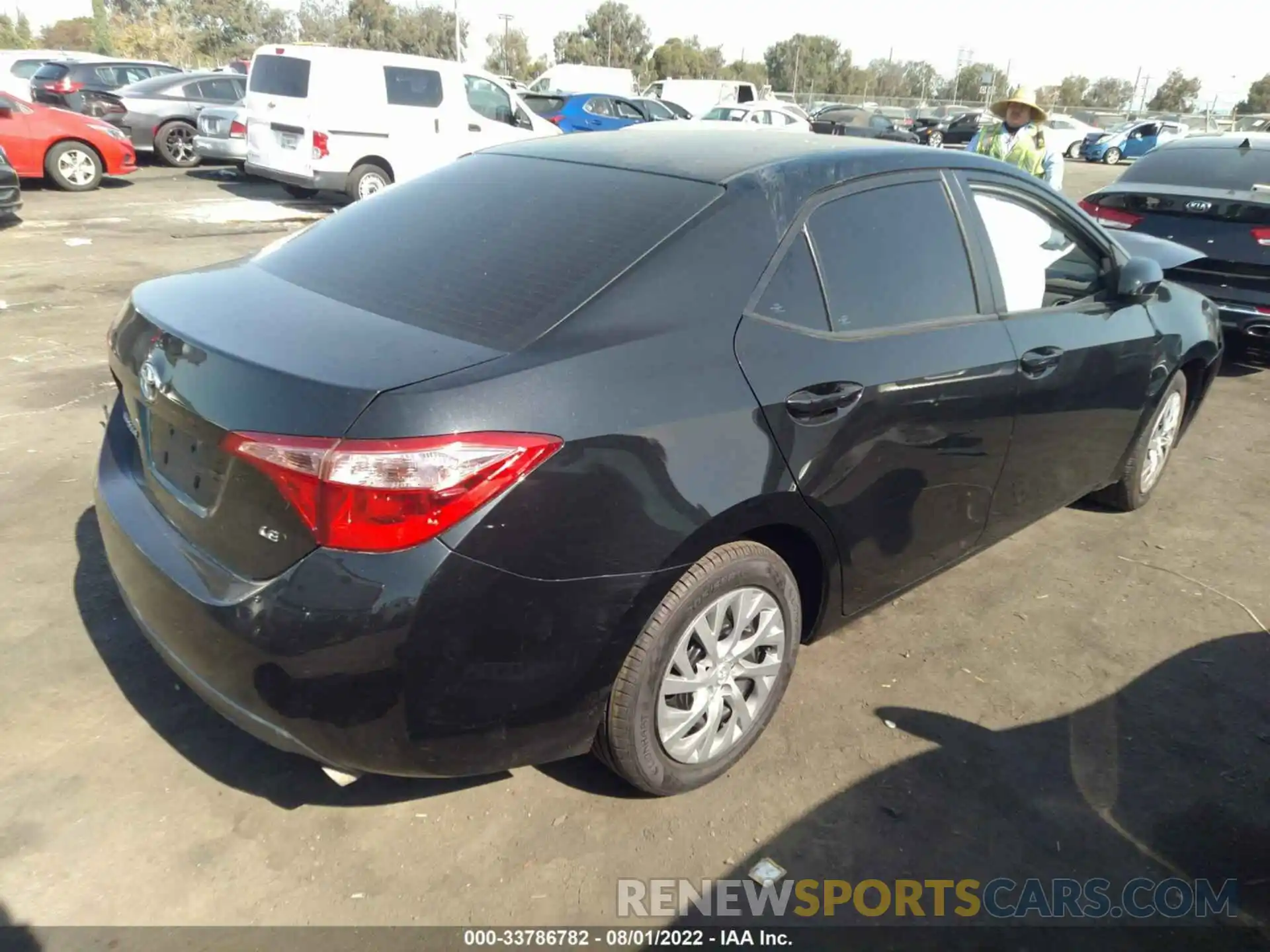 4 Photograph of a damaged car 2T1BURHE8KC139769 TOYOTA COROLLA 2019