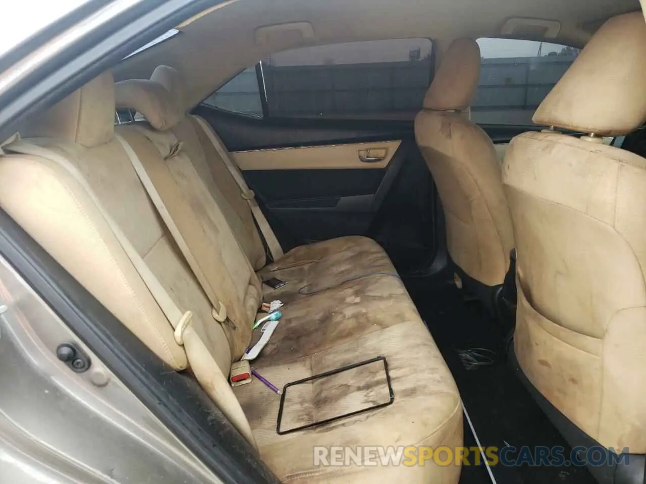 10 Photograph of a damaged car 2T1BURHE8KC143837 TOYOTA COROLLA 2019