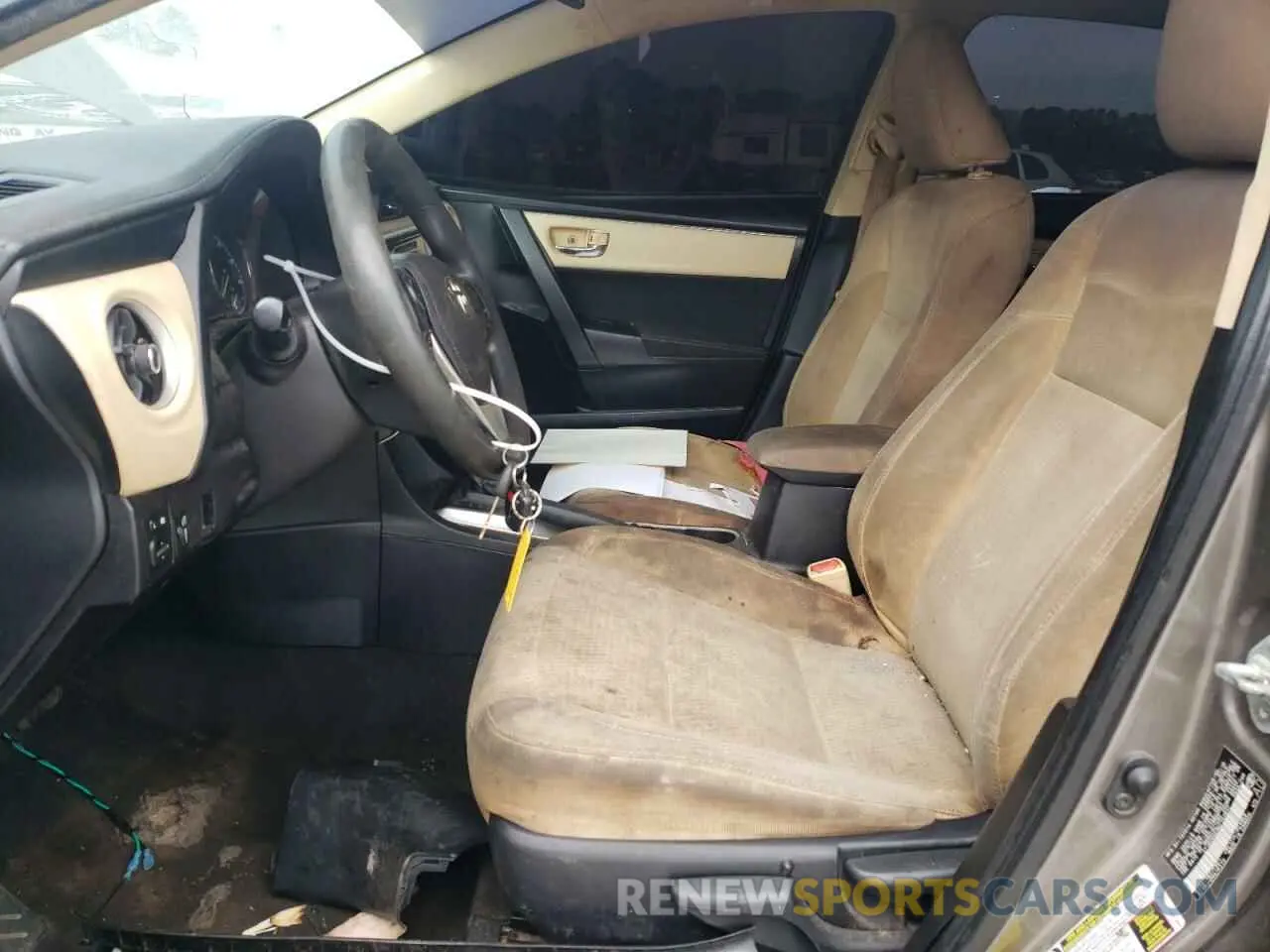 7 Photograph of a damaged car 2T1BURHE8KC143837 TOYOTA COROLLA 2019