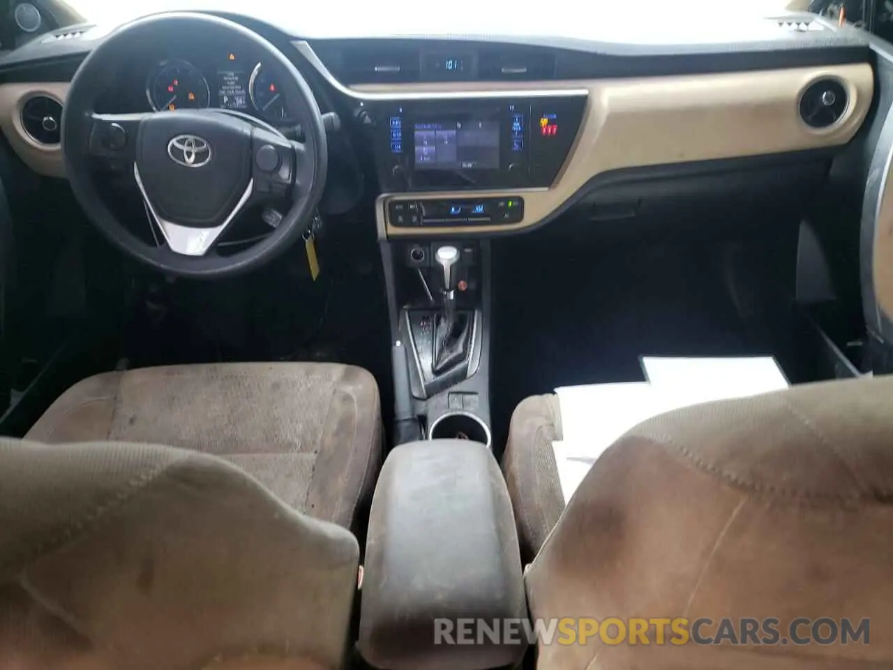 8 Photograph of a damaged car 2T1BURHE8KC143837 TOYOTA COROLLA 2019
