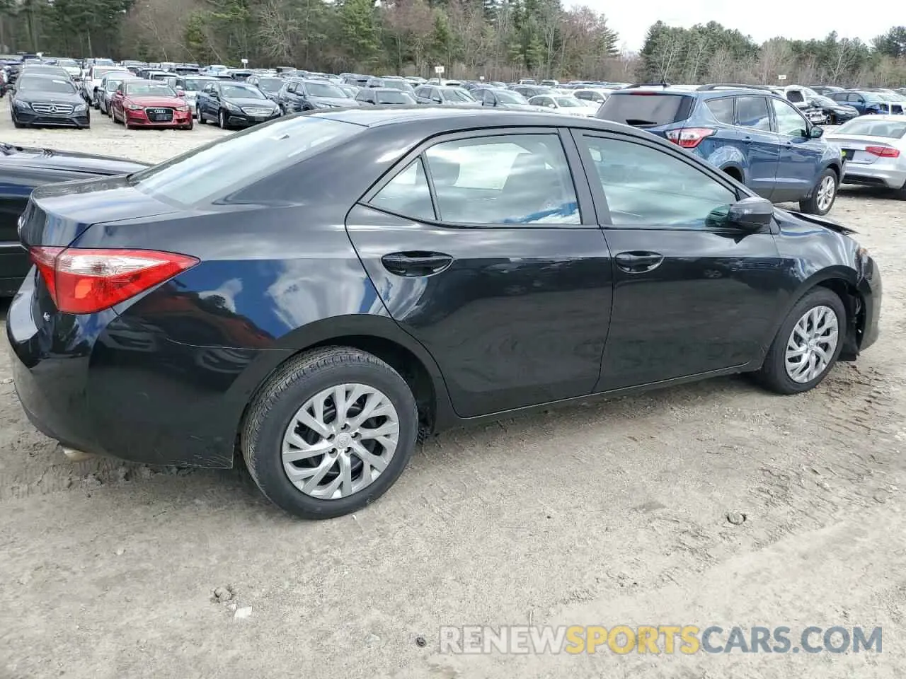 3 Photograph of a damaged car 2T1BURHE8KC145085 TOYOTA COROLLA 2019